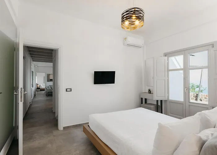 Theano Cave Suites & Villas