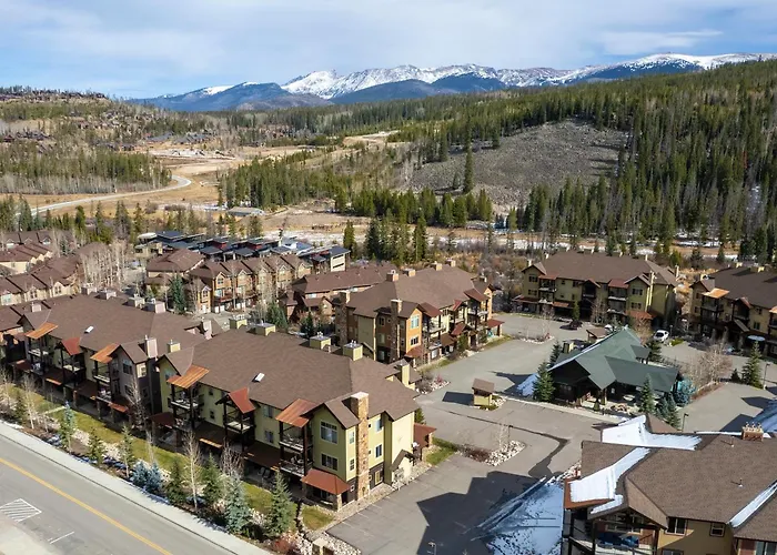 Trailhead Lodges Building 401 Unit 422
