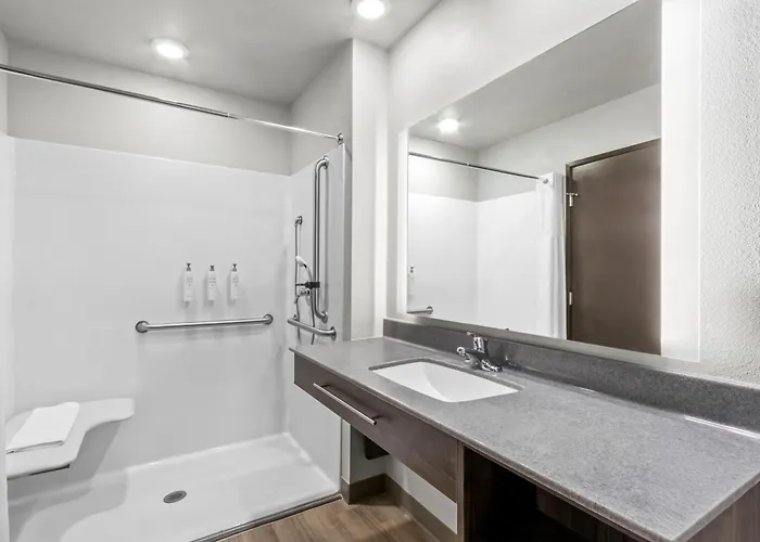 Sonesta Simply Suites Avondale
