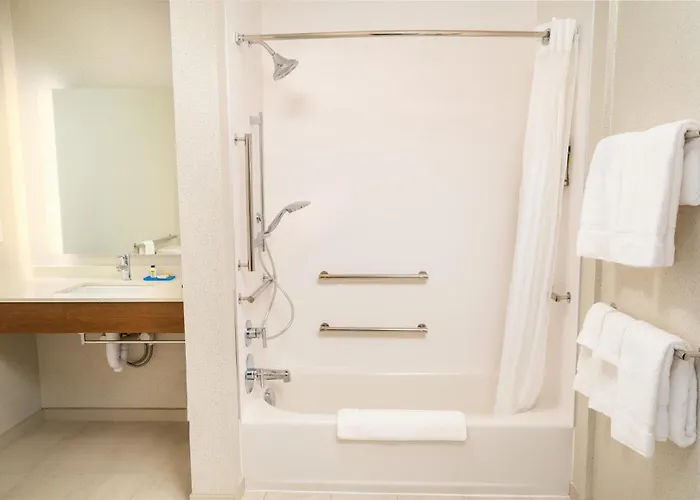 Holiday Inn Express & Suites - Las Vegas - E Tropicana By Ihg