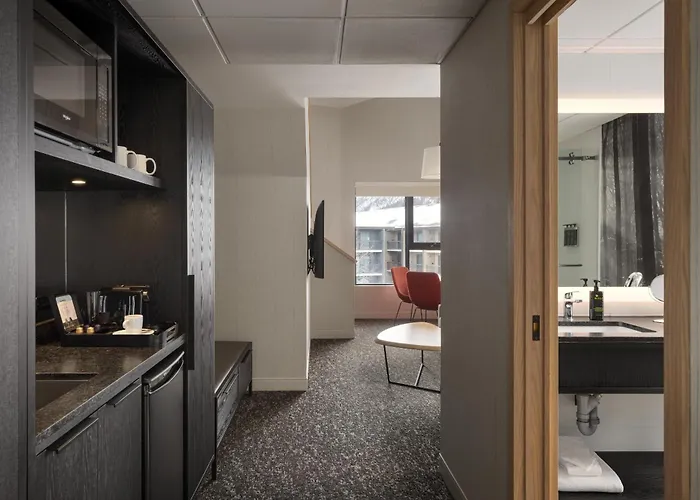 Peaks Hotel And Suites