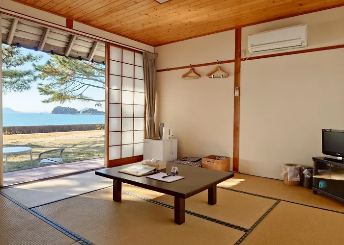 直島町ふるさと海の家 つつじ荘 Seaside Stay Tsutsuji-So