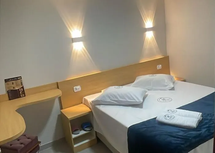 Hotel Ellos - Estacionamento e Café da Manhã Incluso