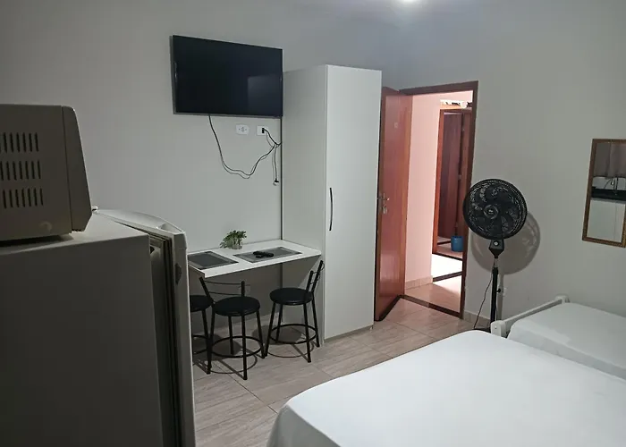 Kitnets bem localizada, próx ao autódromo!