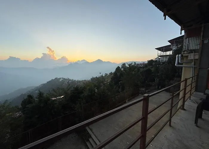 Hotel Sunrise Inn & Restaurant, Kanatal