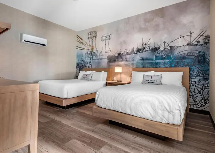 Cambria Hotel Portland Downtown Old Port