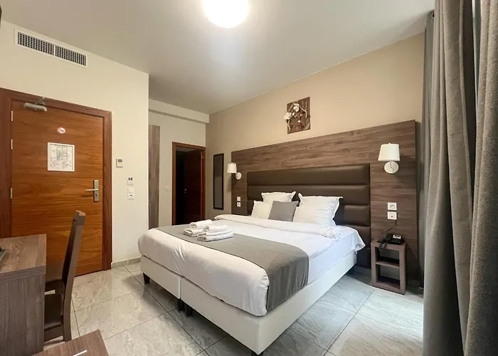 Square Hotel