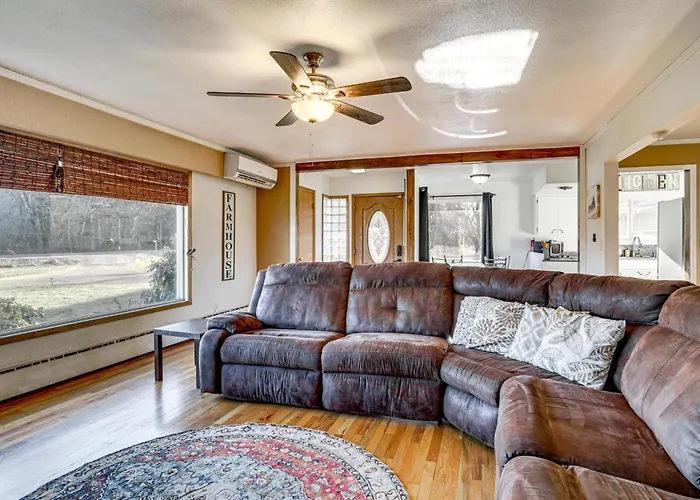 Secluded Albany Escape, Pet Friendly W/ Fee
