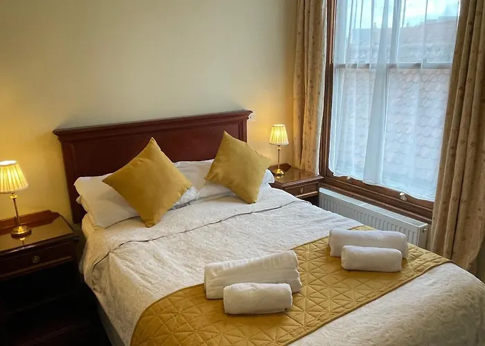 Crown Hotel