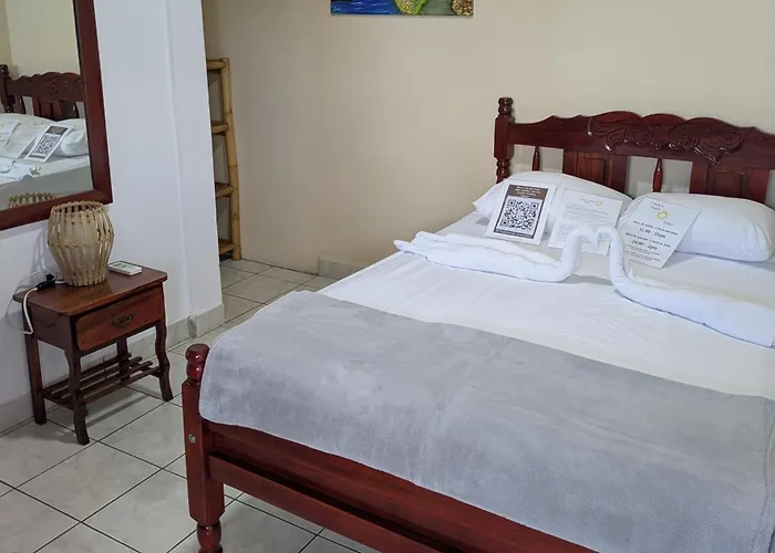 Chale'S House Hotel