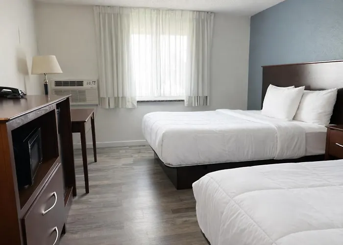 Hotel 8