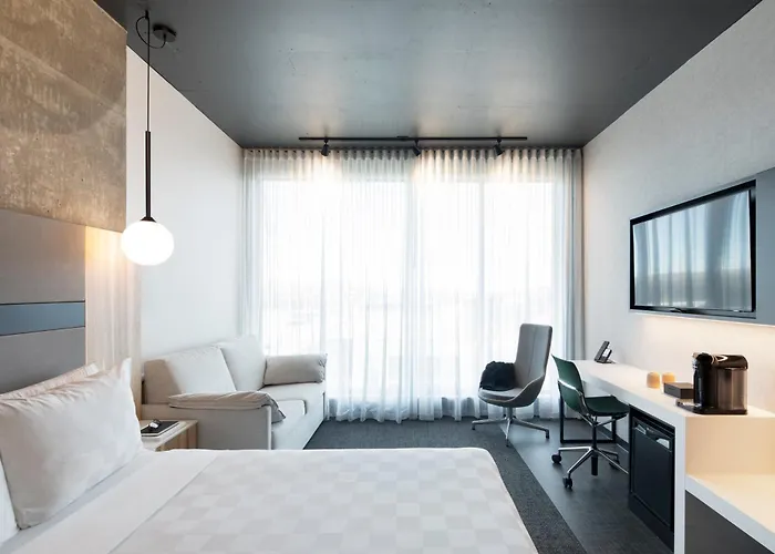 Alt Hotel Calgary University District