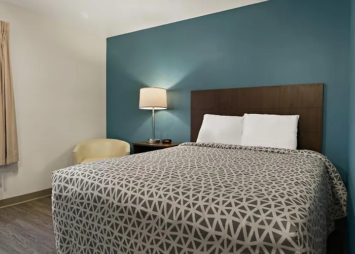 Woodspring Suites East Lansing - University Area