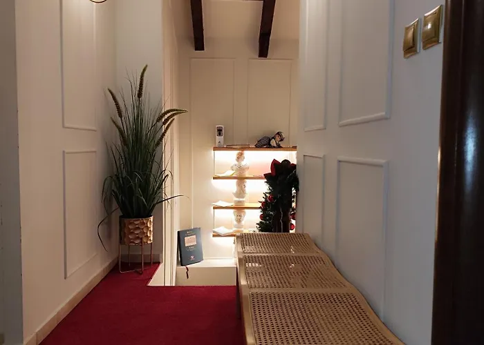 L Suites The Writer'S House