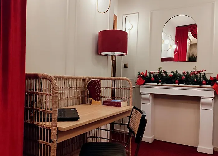 L Suites The Writer'S House