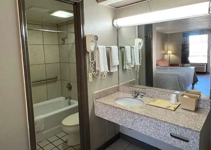 American Inn By Hotel O Selma Us 80
