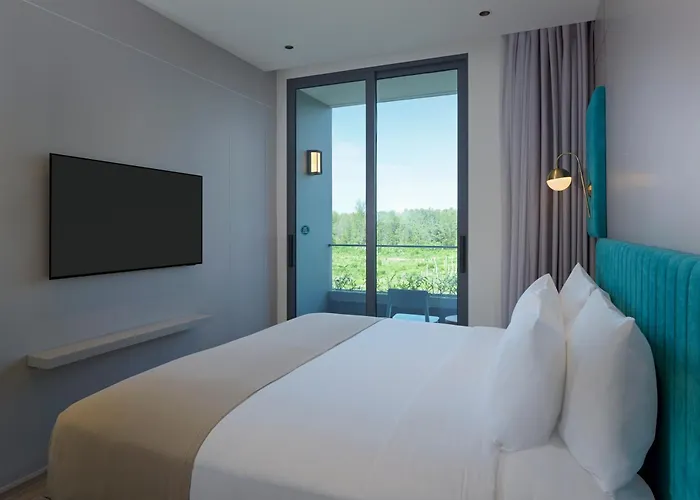 La Green Hotel & Residence