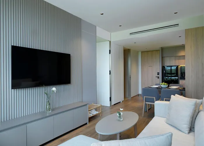 La Green Hotel & Residence
