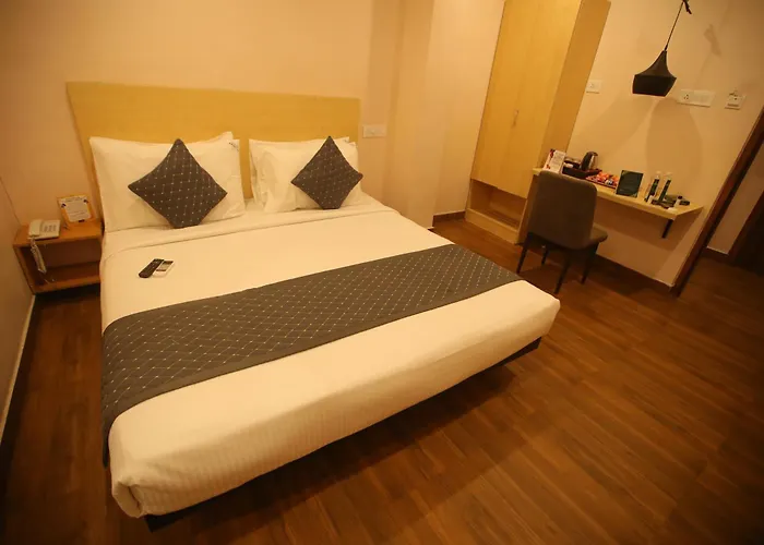 De Crown Luxury Hotel