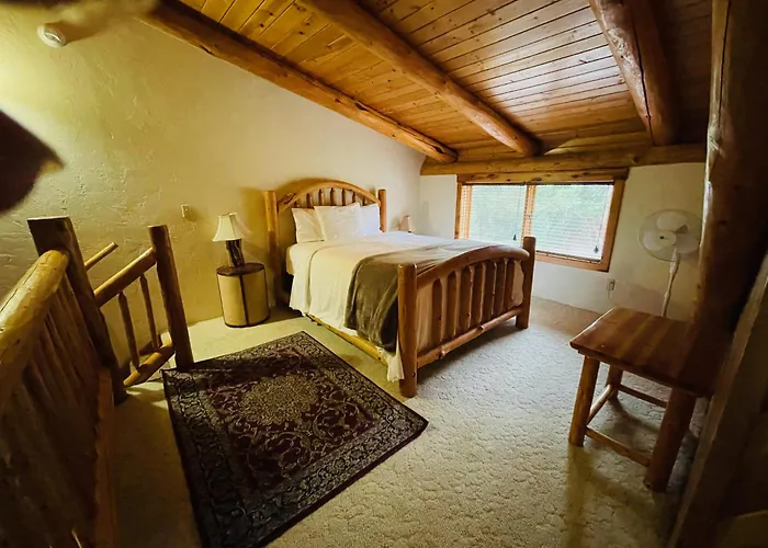 The Lindsay Lodge