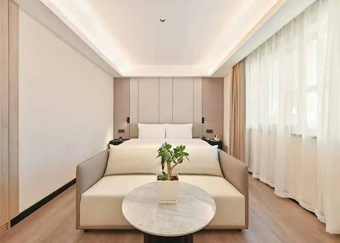 Atour Hotel Dalian Zhongshan Square