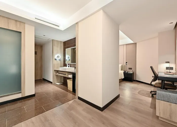 Atour Hotel Dalian Zhongshan Square