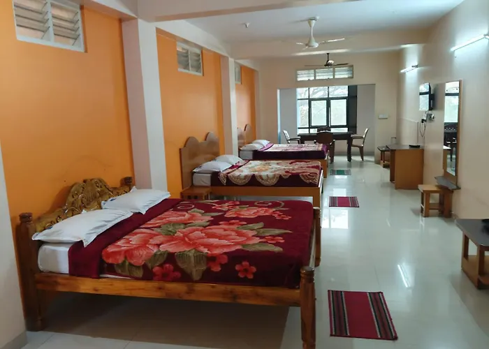 Vinayaka Deluxe Lodge