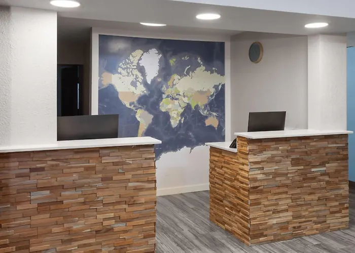 Days Inn By Wyndham Waukegan Great Lakes-Free Breakfast And Naval Base Shuttle