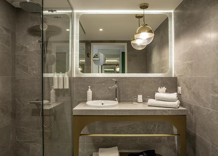 Hôtel Kyriad Prestige Paris Asnieres