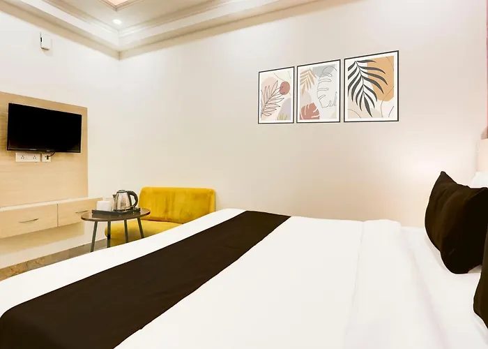 Super Townhouse Eden Garden Zirakpur