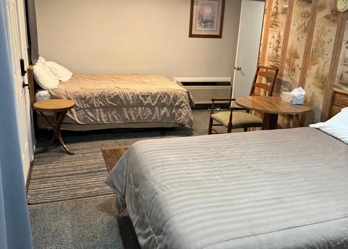 Fins And Feathers Lodge