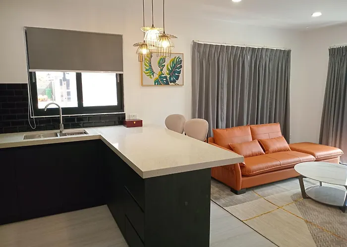 Hibiscus Suites And Residences