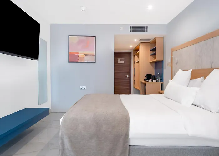 Reef Hotel & Spa