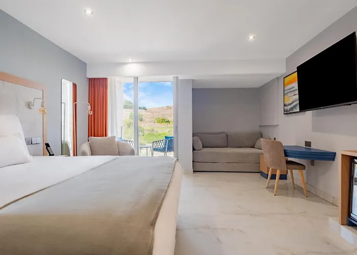 Reef Hotel & Spa