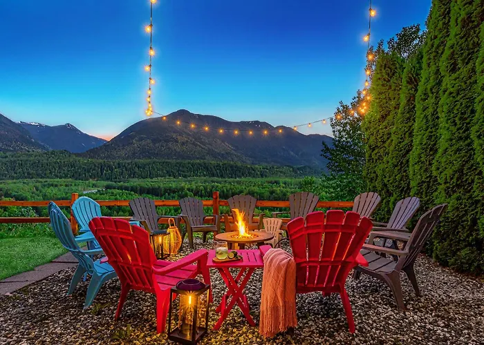 Emeraldridge Retreat - 180 Degree Amazing View & Firepit & Bbq