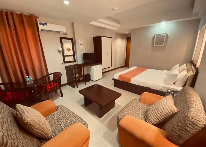 Roxas Midtown Hotel