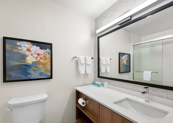 Everhome Suites Portsmouth - Newington By Choice Hotels