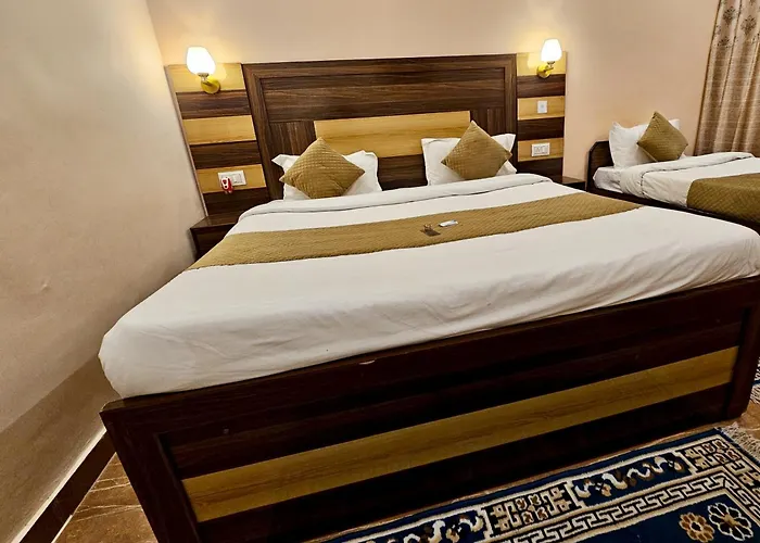Geetanjali Palace Hotel & Restaurant