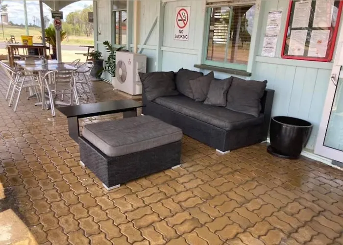 Federal Hotel 30 May St Wallumbilla Not Roma