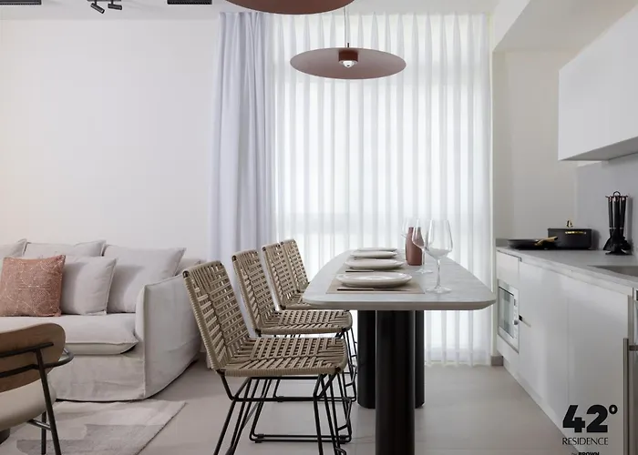 42 Residence By Brown