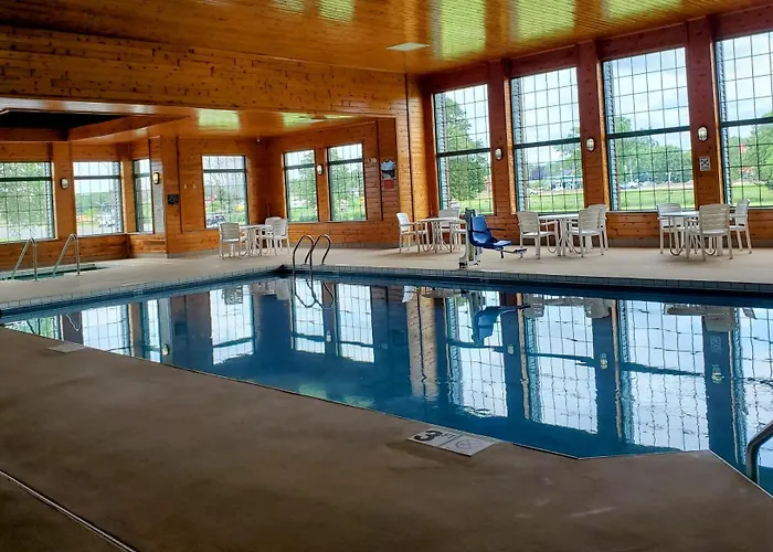 River Hill Inn & Suites