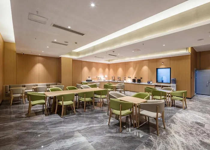 Weilai Hotel Dujiangyan Medical Center Lidui Park Station Branch