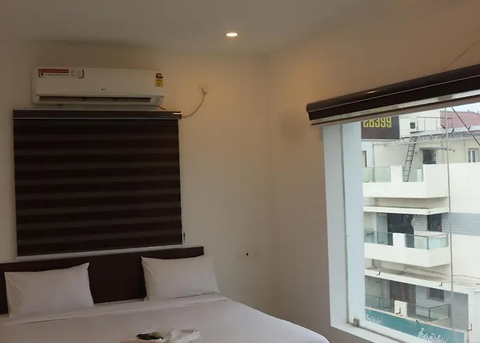 Hotel Rhythms Manapakkam
