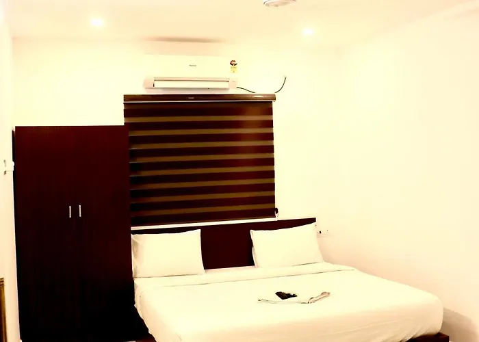 Hotel Rhythms Manapakkam