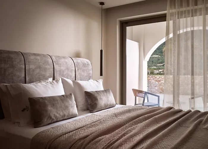 Avra Suites