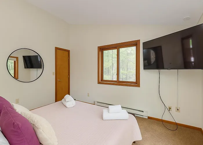 Poconos Hideaway - Woods & Wildlife