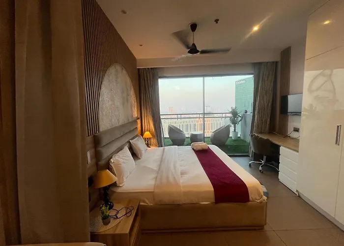 Hotel Nova Suites - Luxurious Stay In Noida