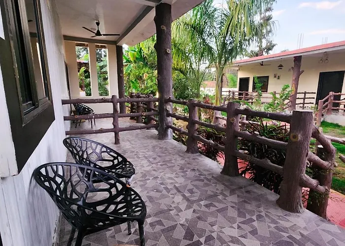 Kanha Hotels And Resorts