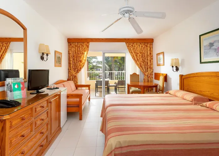 Hotel Riu Oliva Beach Resort