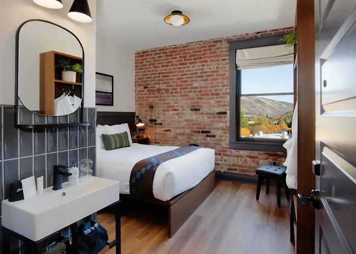 Lightwell Hotel & Spa